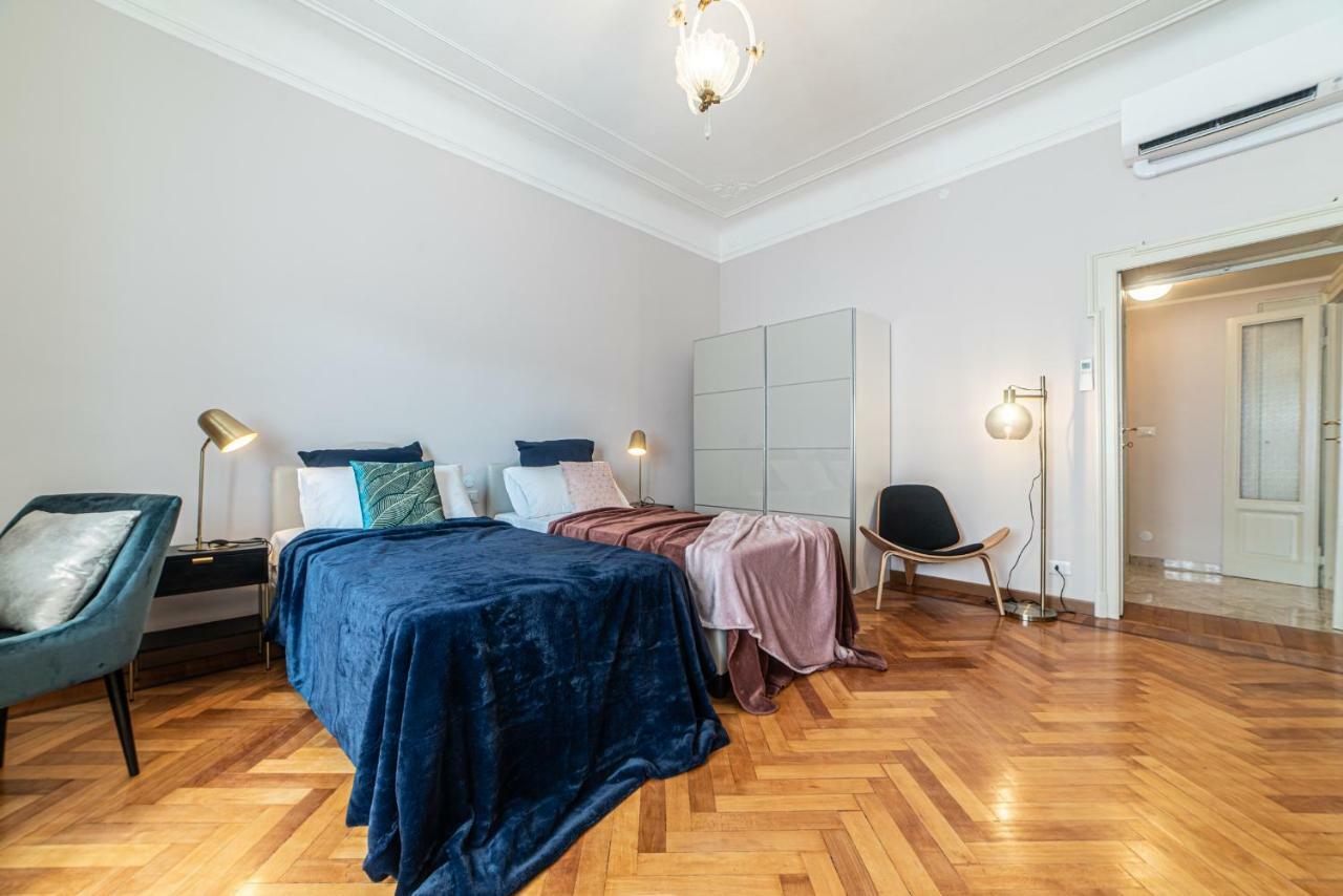 Joivy Sophisticated 3-bed Flat With Desk * Mailand