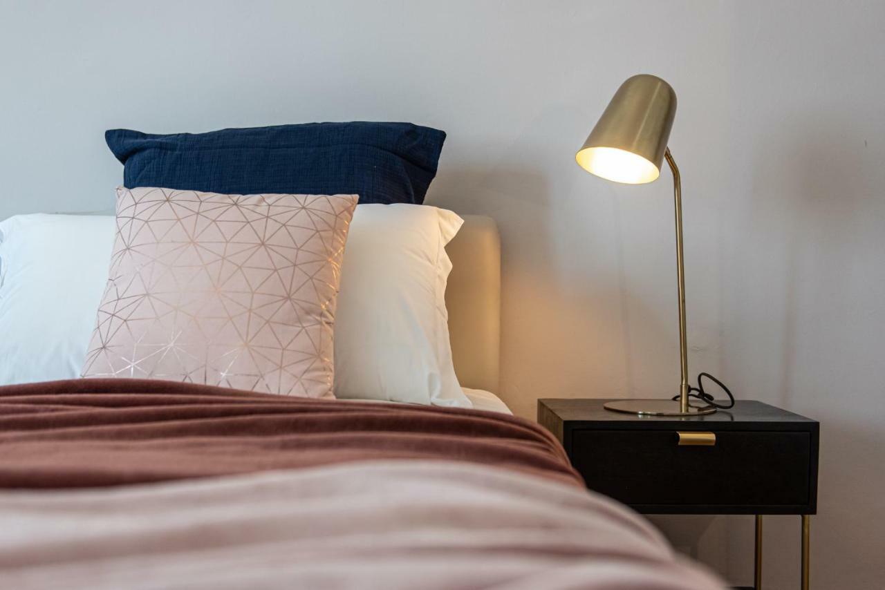 Joivy Sophisticated 3-bed Flat With Desk Apartment Mailand