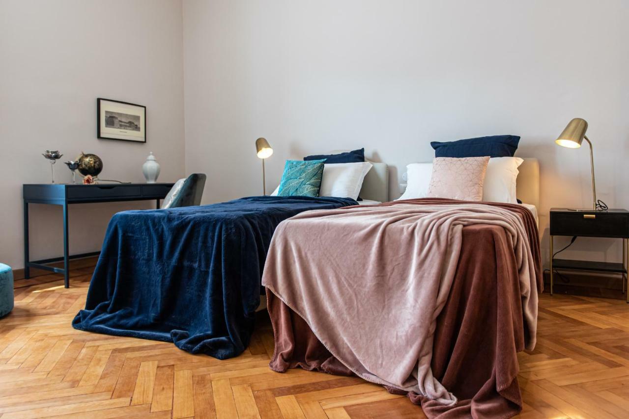 Joivy Sophisticated 3-bed Flat With Desk Apartment Mailand
